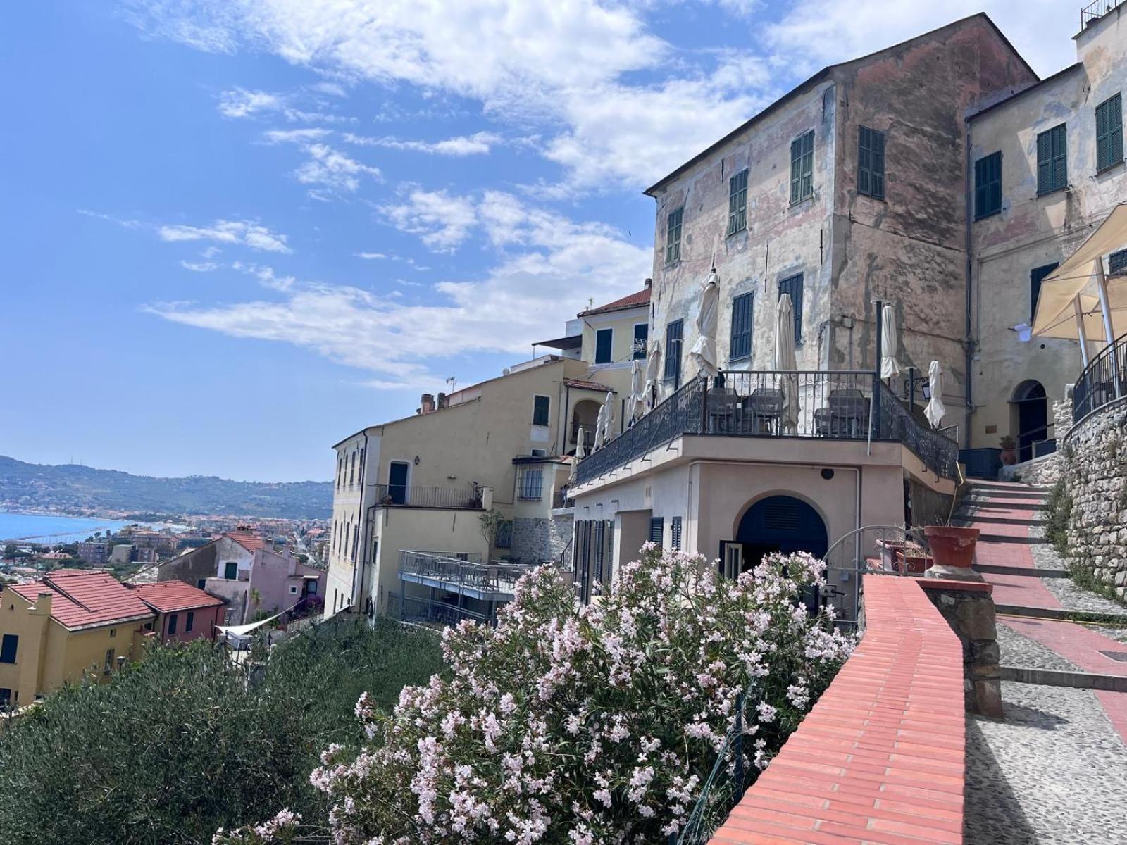 La Finestra Sul Borgo Bed and Breakfast Cervo Εξωτερικό φωτογραφία