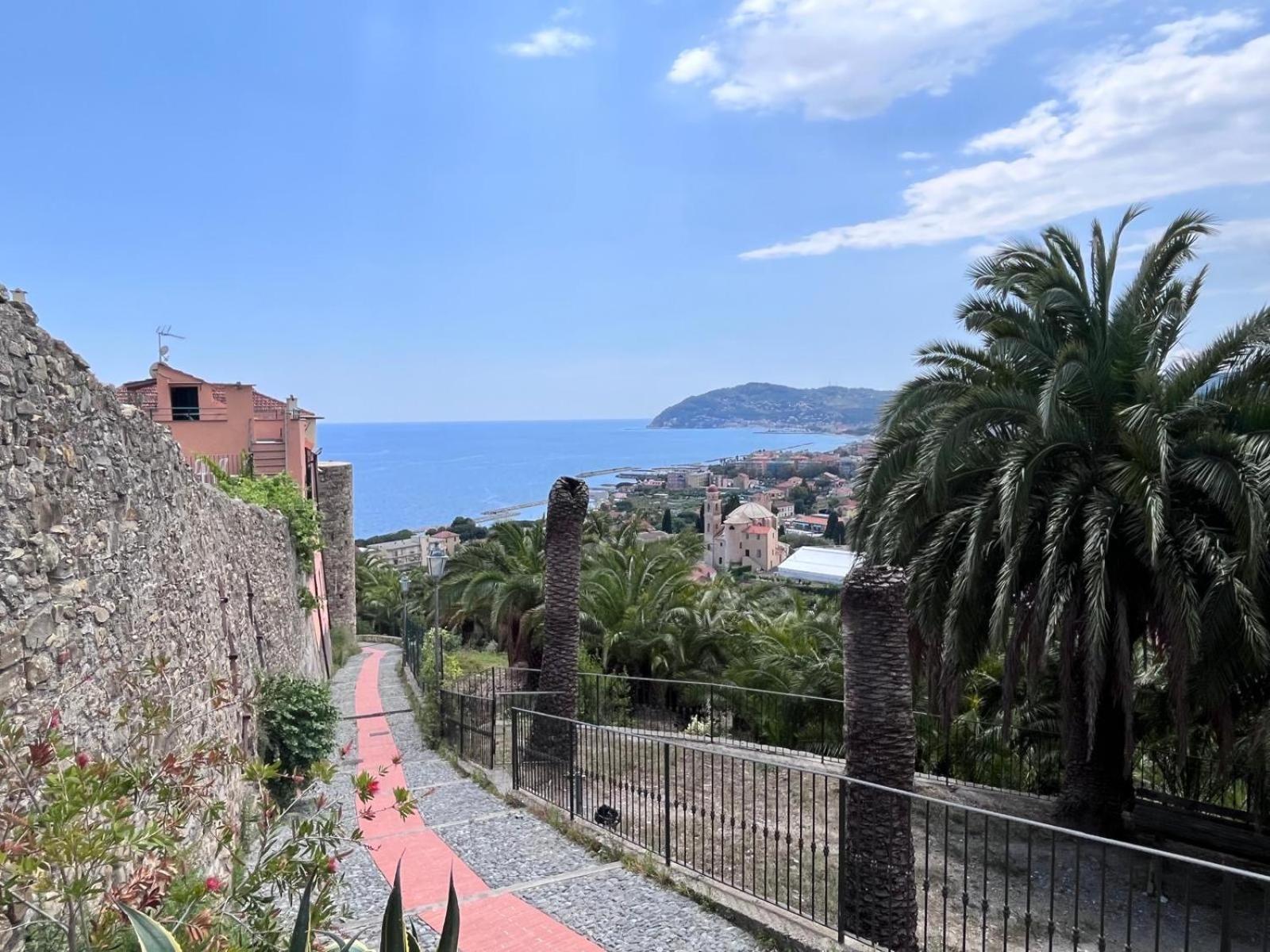 La Finestra Sul Borgo Bed and Breakfast Cervo Εξωτερικό φωτογραφία