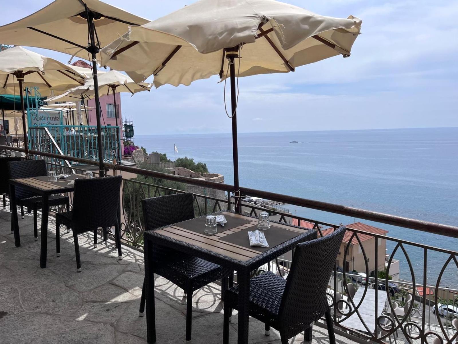 La Finestra Sul Borgo Bed and Breakfast Cervo Εξωτερικό φωτογραφία