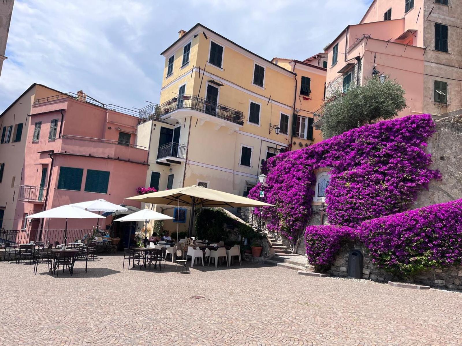 La Finestra Sul Borgo Bed and Breakfast Cervo Εξωτερικό φωτογραφία