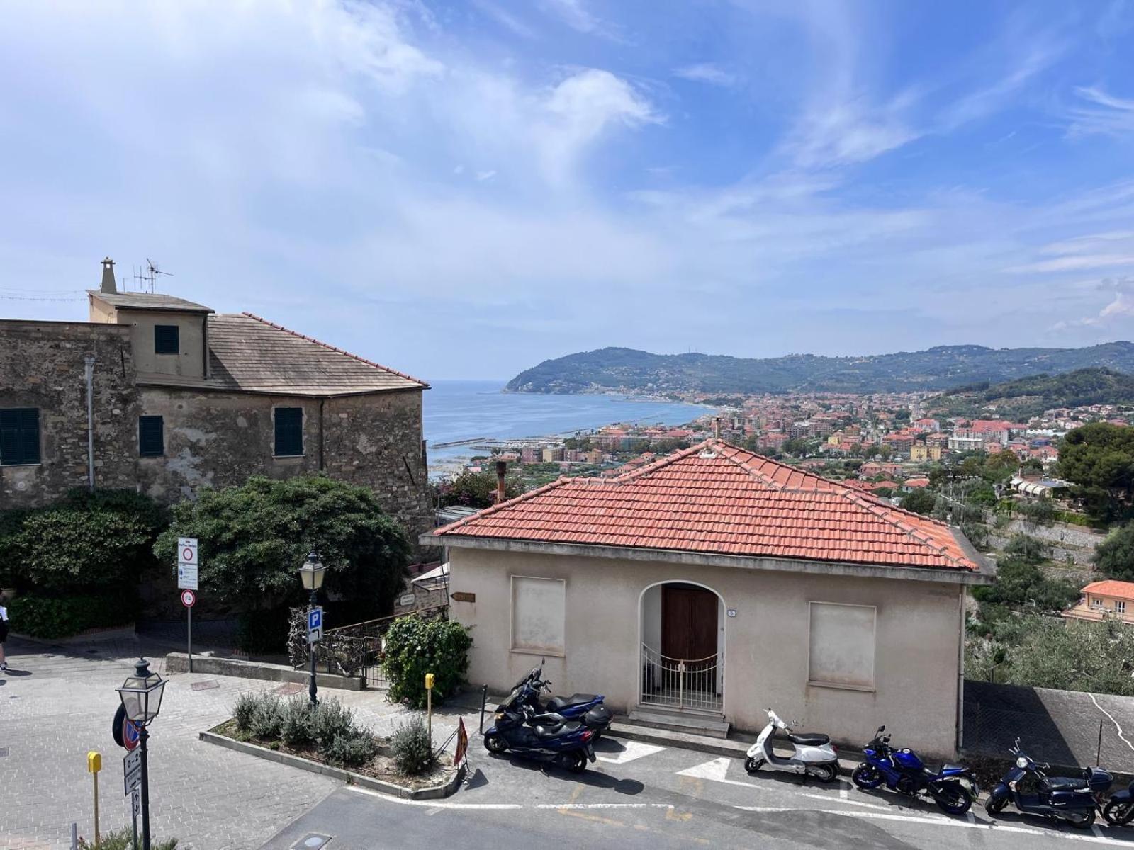 La Finestra Sul Borgo Bed and Breakfast Cervo Εξωτερικό φωτογραφία